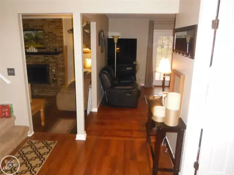 47057 Susan, Macomb, MI 48044 photo 11