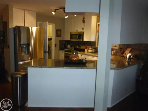 47057 Susan, Macomb, MI 48044 photo 18