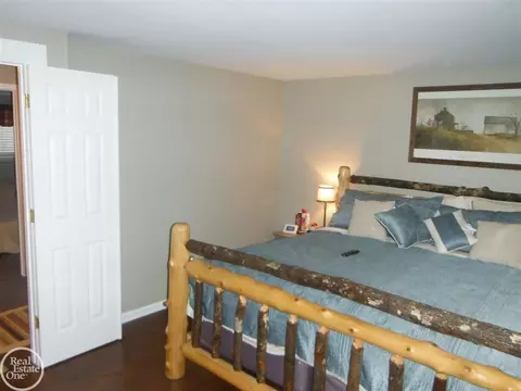 47057 Susan, Macomb, MI 48044 photo 30
