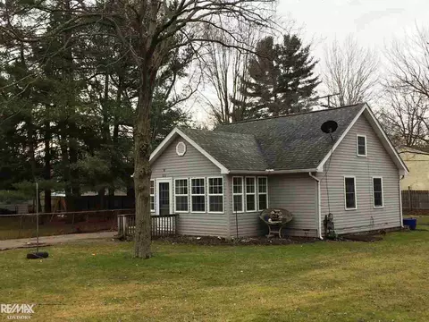 923 Howard, Algonac, MI 48001 photo 2