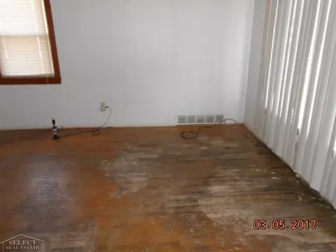 24251 Shakespeare, Eastpointe, MI 48021 photo 6