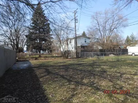 24251 Shakespeare, Eastpointe, MI 48021 photo 3
