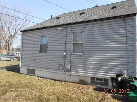 24251 Shakespeare, Eastpointe, MI 48021 photo 4