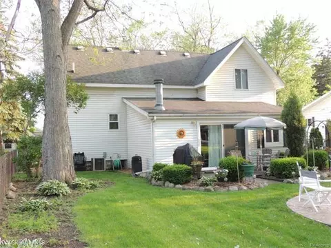 722 Waterloo, Saint Clair, MI 48079 photo 2