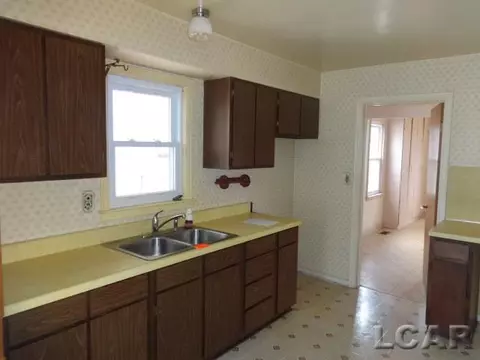 802 S Occidental, Tecumseh, MI 49286 photo 7