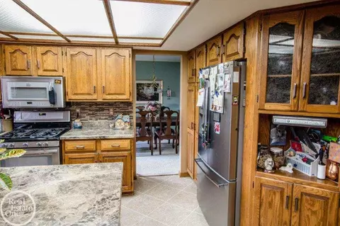 45962 Meadow, Macomb, MI 48044 photo 5