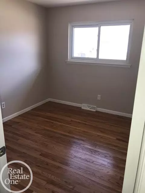 22151 Boulder, Eastpointe, MI 48021 photo 7