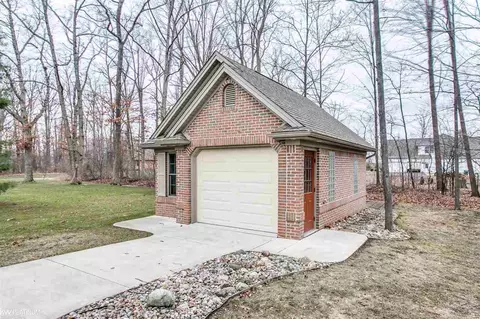 622 Highland, Saint Clair, MI 48079 photo 4