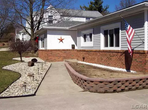 560 Budlong, Adrian, MI 49221 photo 3