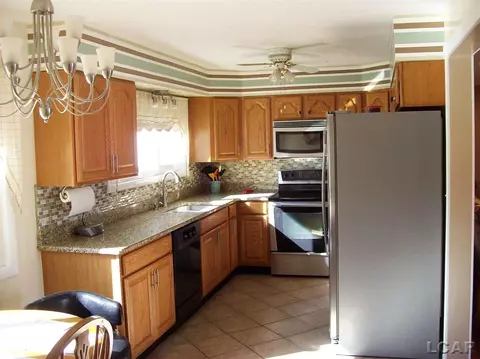 560 Budlong, Adrian, MI 49221 photo 16