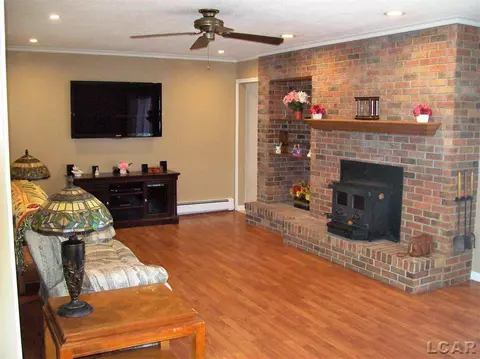 560 Budlong, Adrian, MI 49221 photo 19