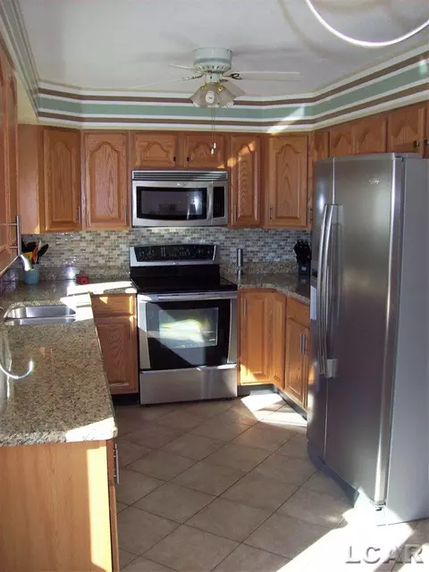 560 Budlong, Adrian, MI 49221 photo 15