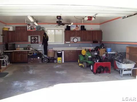 560 Budlong, Adrian, MI 49221 photo 9