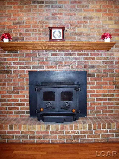560 Budlong, Adrian, MI 49221 photo 21