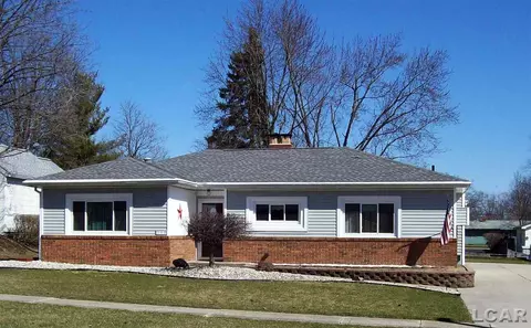 560 Budlong, Adrian, MI 49221 photo 1