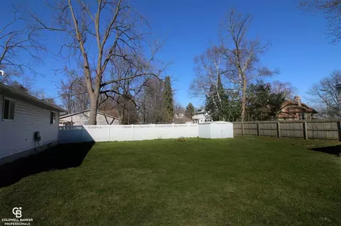 1720 Michigan, Algonac, MI 48001 photo 2