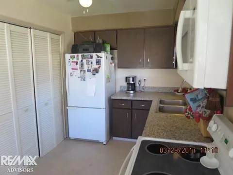 937 Columbia, Algonac, MI 48001 photo 4