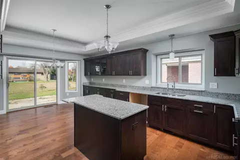 47773 Hidden Mdw, Macomb Twp, MI 48044 photo 7