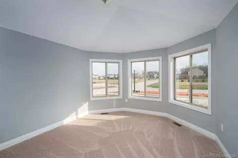 47773 Hidden Mdw, Macomb Twp, MI 48044 photo 13