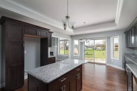 47773 Hidden Mdw, Macomb Twp, MI 48044 photo 8