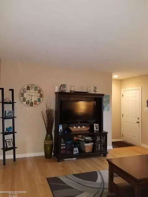 28738 Sutherland, Warren, MI 48088 photo 9