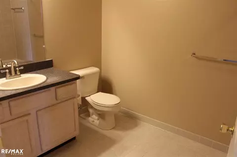 16453 Chatham, Macomb, MI 48044 photo 14