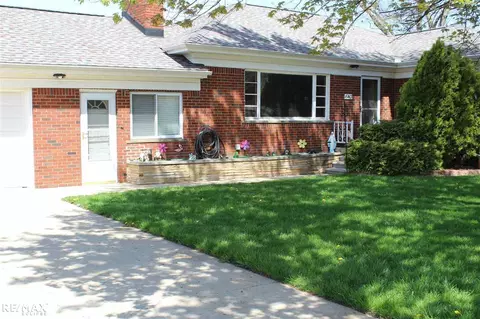 16407 Masonic, Fraser, MI 48026 photo 2