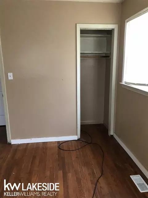 6860 Continental, Warren, MI 48091 photo 5