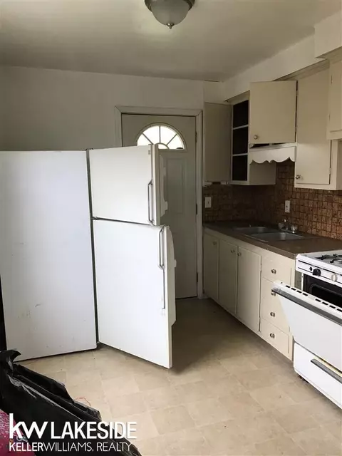 6860 Continental, Warren, MI 48091 photo 14