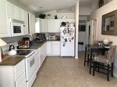 105 E Keeney, Perry, MI 48872 photo 3