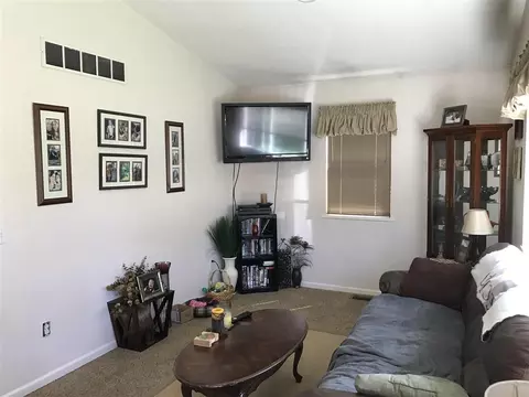 105 E Keeney, Perry, MI 48872 photo 5