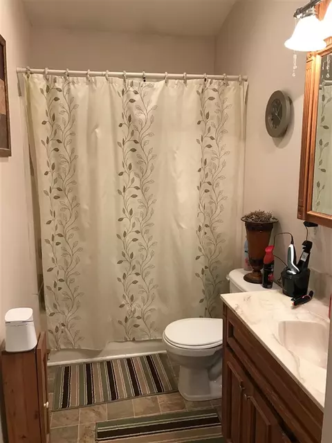 105 E Keeney, Perry, MI 48872 photo 9