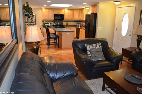 2130 Lee, Algonac, MI 48001 photo 10