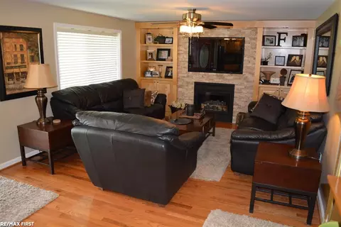 2130 Lee, Algonac, MI 48001 photo 2