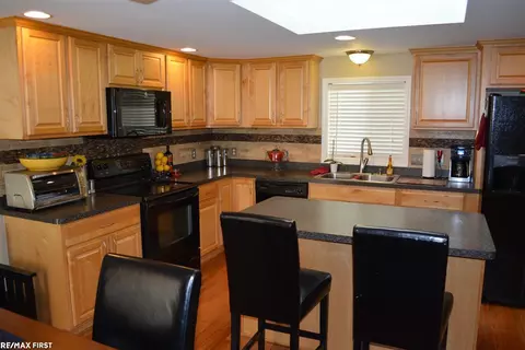 2130 Lee, Algonac, MI 48001 photo 3