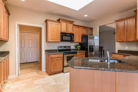 23633 Foxboro, Macomb, MI 48042 photo 11