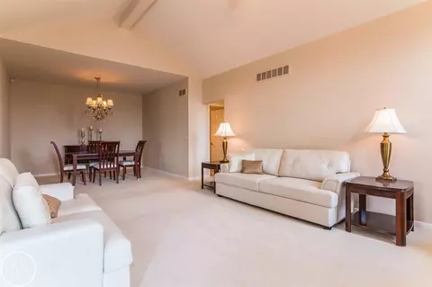23633 Foxboro, Macomb, MI 48042 photo 5