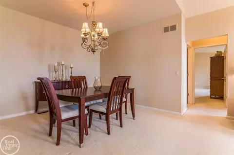 23633 Foxboro, Macomb, MI 48042 photo 6