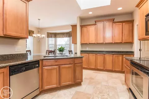23633 Foxboro, Macomb, MI 48042 photo 13