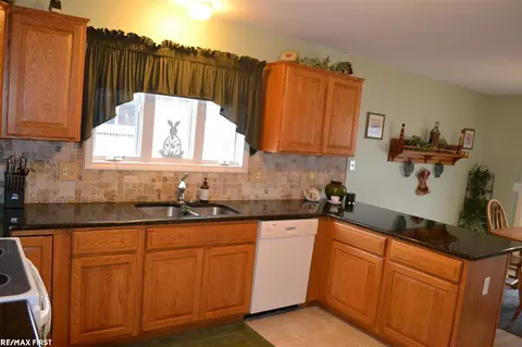 16321 Vandelay, Macomb, MI 48044 photo 11
