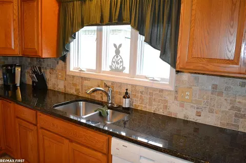 16321 Vandelay, Macomb, MI 48044 photo 13