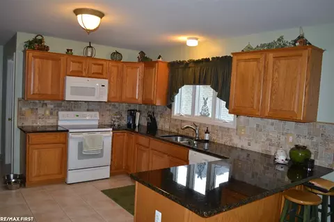 16321 Vandelay, Macomb, MI 48044 photo 10