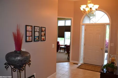 16321 Vandelay, Macomb, MI 48044 photo 8