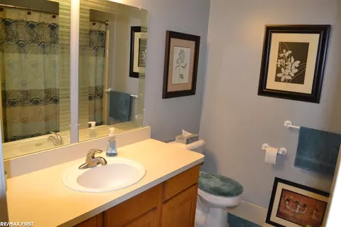 16321 Vandelay, Macomb, MI 48044 photo 17