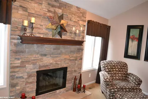 16321 Vandelay, Macomb, MI 48044 photo 7