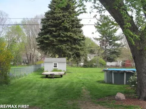45258 Deneweth, Macomb, MI 48042 photo 22