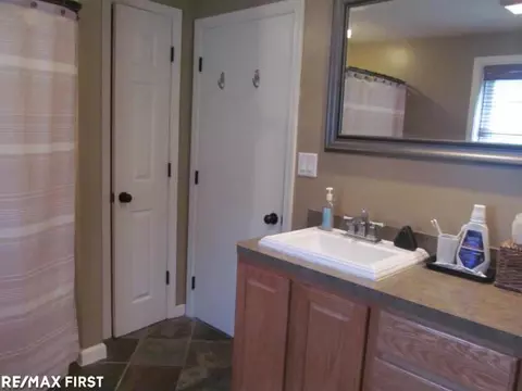 45258 Deneweth, Macomb, MI 48042 photo 17