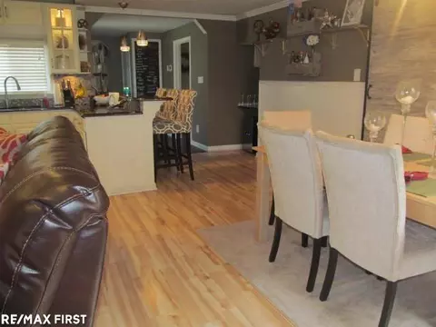 45258 Deneweth, Macomb, MI 48042 photo 10