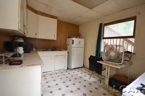 524 W Ganson, Jackson, MI 49201 photo 2