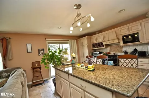 47026 Rosemary, Macomb, MI 48044 photo 5